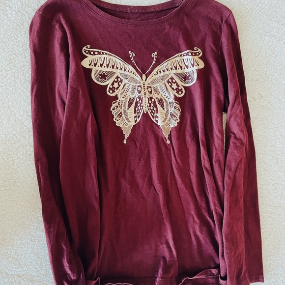 •Cute shirt• - Picture 3 of 3